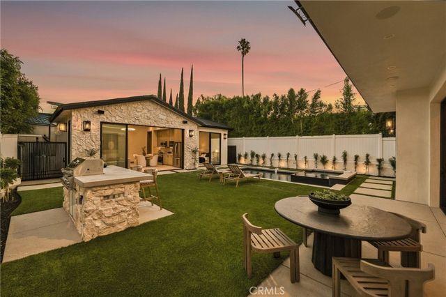 16658 Addison, Encino, CA 91436