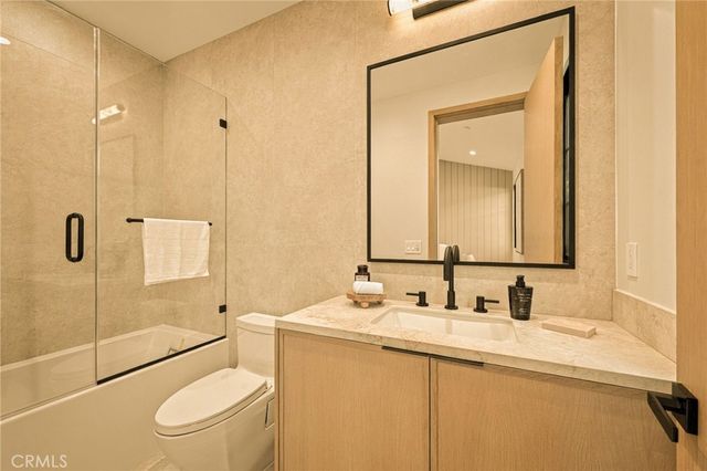 16658 Addison, Encino, CA 91436