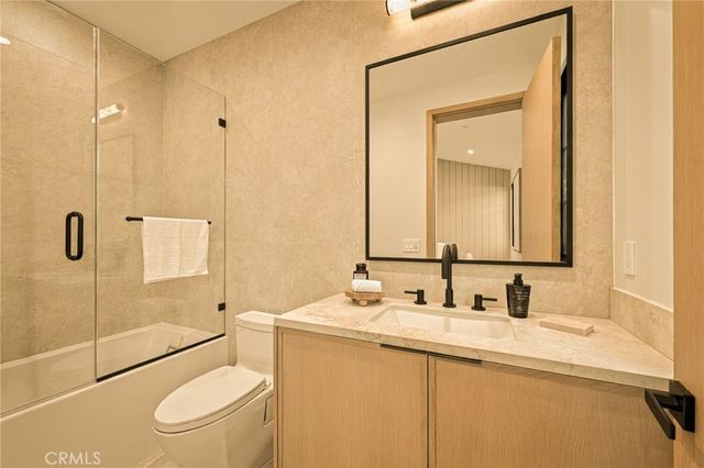 16658 Addison, Encino, CA 91436