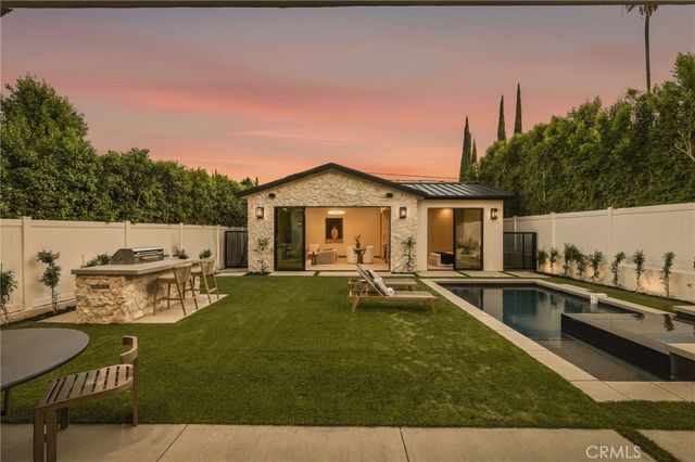 16658 Addison, Encino, CA 91436