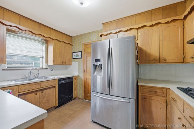 1832 E 58th Street, Tulsa, OK 74105