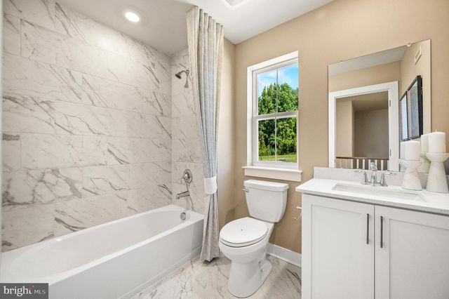 102 STEINER WAY, Perkiomenville, PA 18074