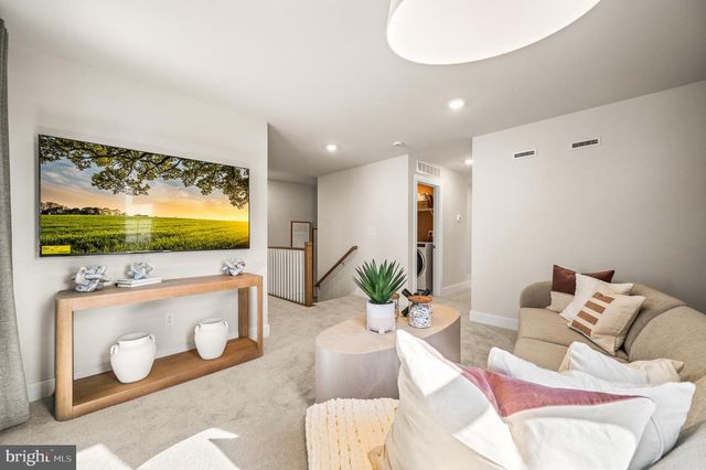 102 STEINER WAY, Perkiomenville, PA 18074