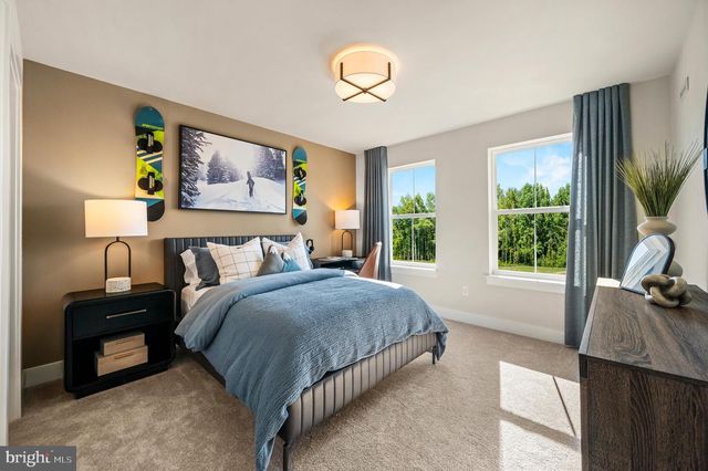 102 STEINER WAY, Perkiomenville, PA 18074