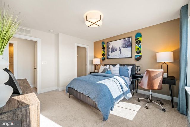 102 STEINER WAY, Perkiomenville, PA 18074