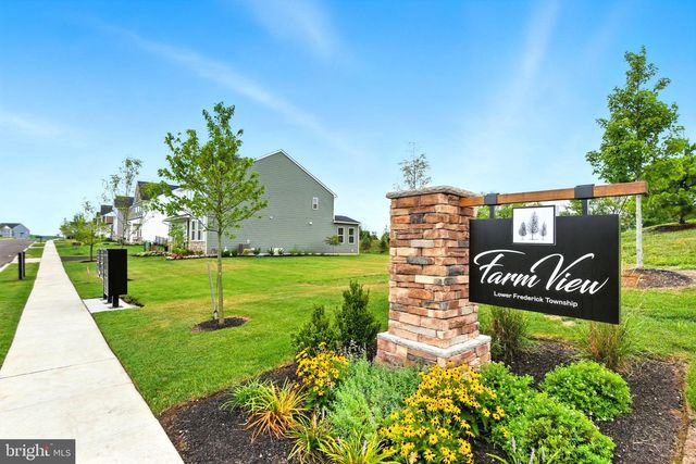 102 STEINER WAY, Perkiomenville, PA 18074