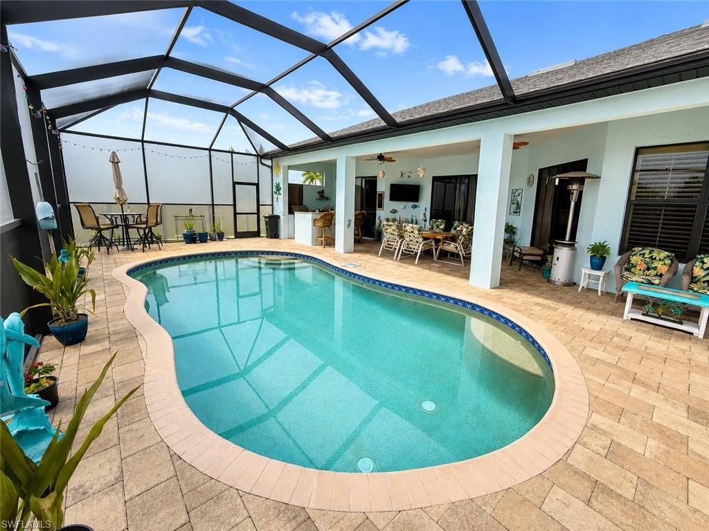 Image 16 of property listing at 2123 NW 41st PL, Cape Coral, FL 33993