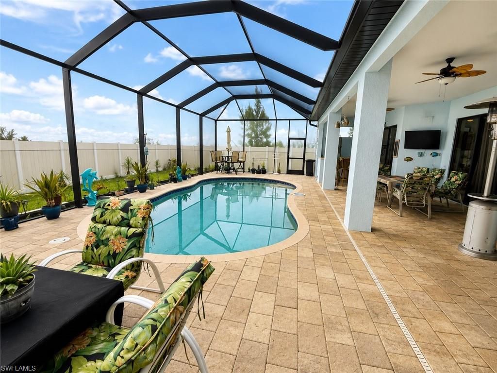 Image 18 of property listing at 2123 NW 41st PL, Cape Coral, FL 33993