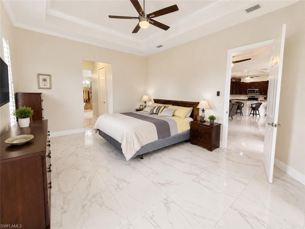 Image 7 of property listing at 2123 NW 41st PL, Cape Coral, FL 33993