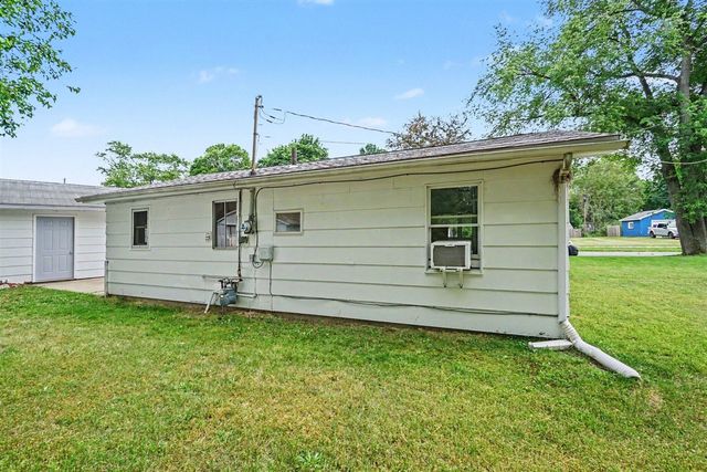 430 11th Avenue, Three Rivers, MI 49093