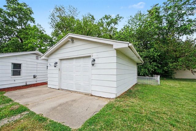 430 11th Avenue, Three Rivers, MI 49093