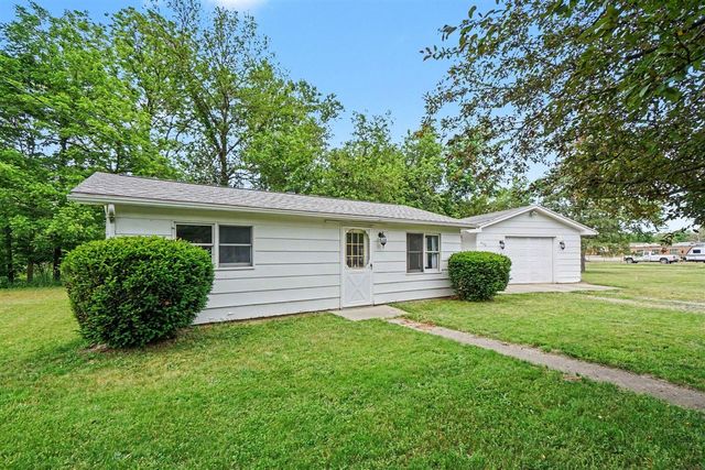 430 11th Avenue, Three Rivers, MI 49093