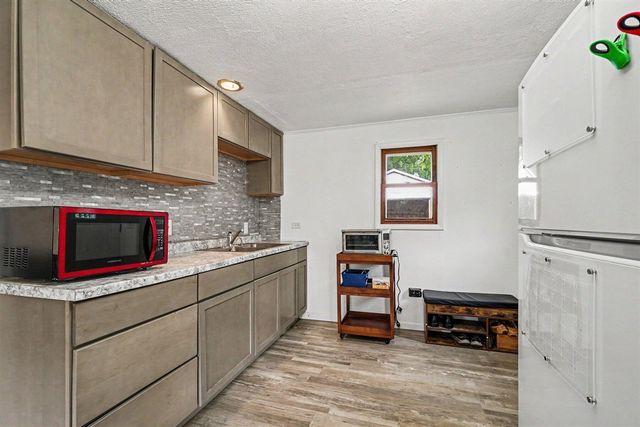 430 11th Avenue, Three Rivers, MI 49093