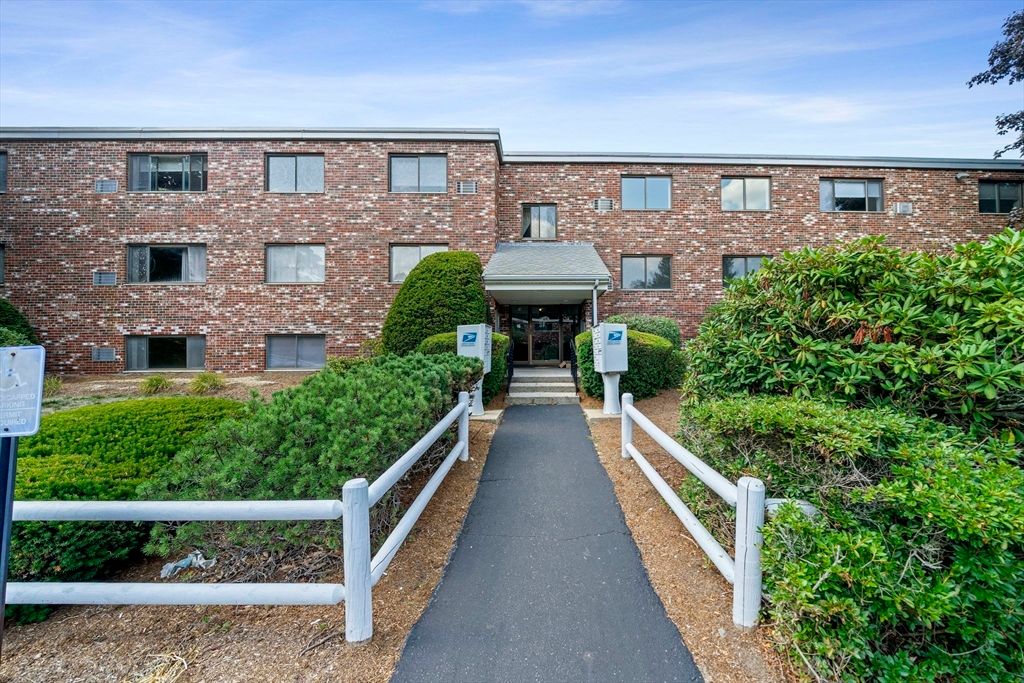69 Milliken Ave 17, Franklin, MA 02038