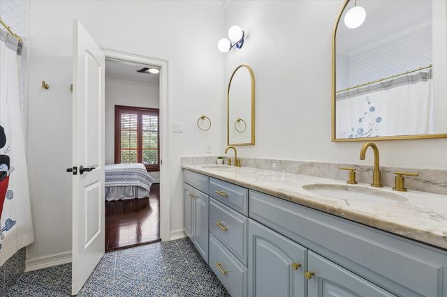 8448 Westview Drive, Houston, TX 77055