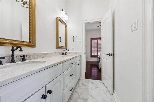 8448 Westview Drive, Houston, TX 77055