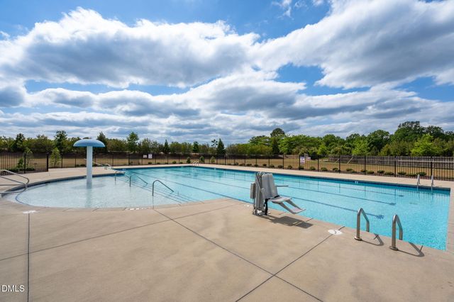 808 Briar Gate Drive, Holly Springs, NC 27540
