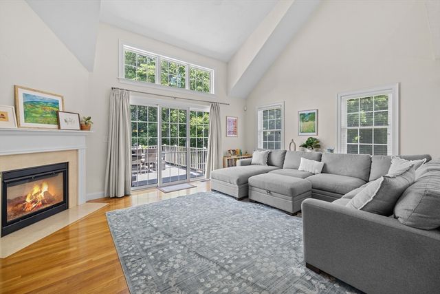 9 Franklin 8, Acton, MA 01720