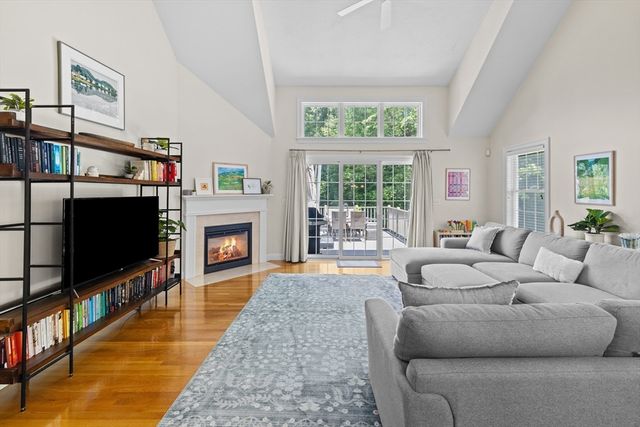 9 Franklin 8, Acton, MA 01720