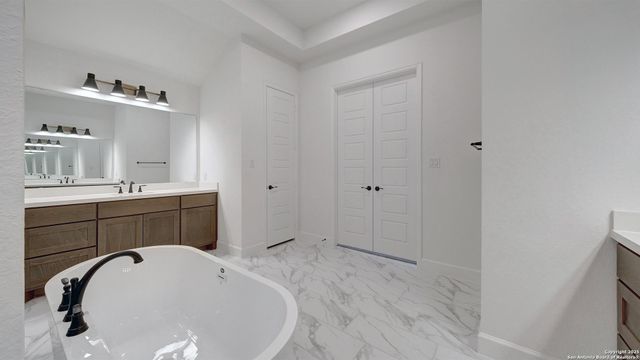 113 Barton Creek, Boerne, TX 78006