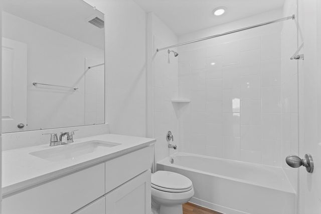 1522 Shimmering Ocean Way, Iowa Colony, TX 77583