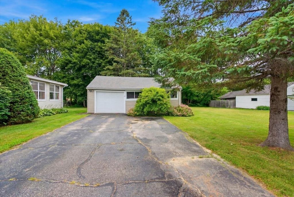 37 Buckley Street, Lewiston, ME 04240 — photo 3