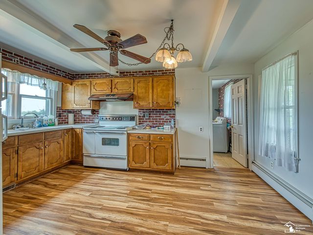 9248 Chinavare Road, Berlin Twp, MI 48166