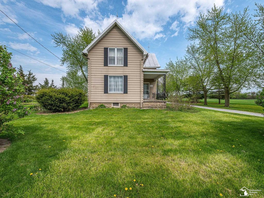 9248 Chinavare Road, Berlin Twp, MI 48166