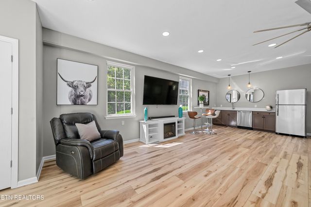 2673 S Clear Fork Rd, Sevierville, TN 37862