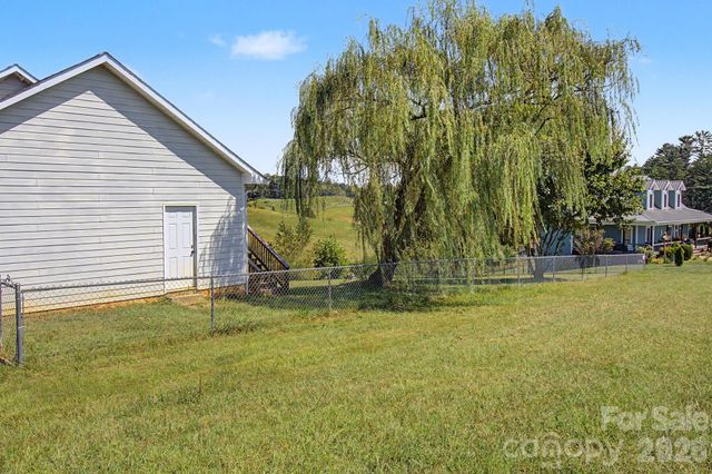 253 Tipton Hill Road, Leicester, NC 28748