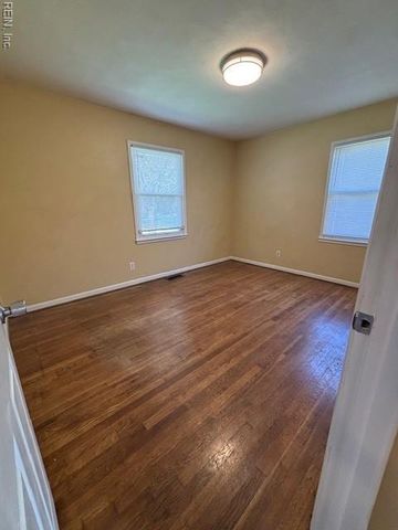 1207 Carrington CRES S, Portsmouth, VA 23701