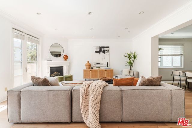 11749 Goshen Avenue 201, Los Angeles, CA 90049