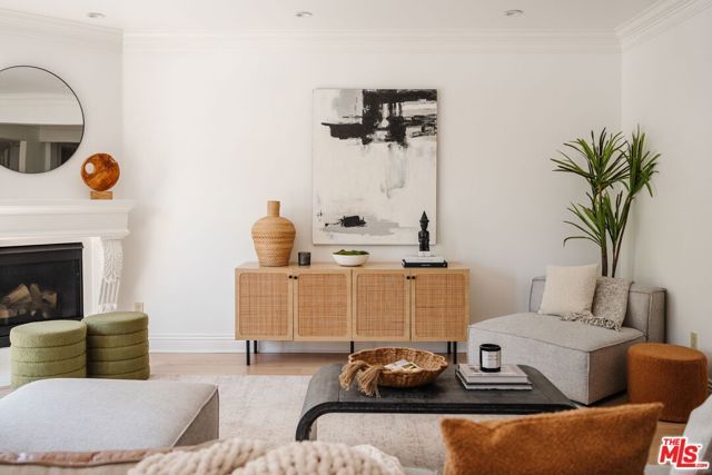 11749 Goshen Avenue 201, Los Angeles, CA 90049