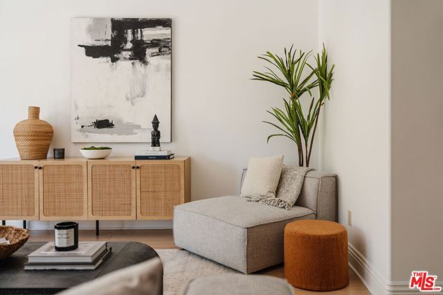 11749 Goshen Avenue 201, Los Angeles, CA 90049