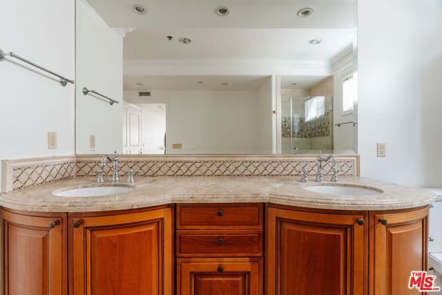 11749 Goshen Avenue 201, Los Angeles, CA 90049