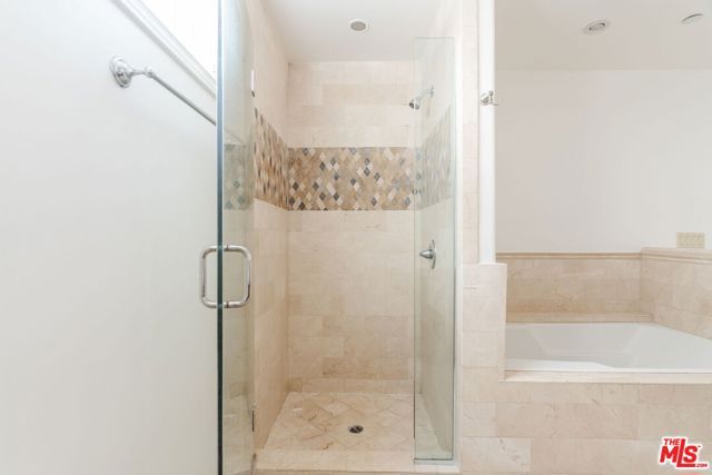 11749 Goshen Avenue 201, Los Angeles, CA 90049