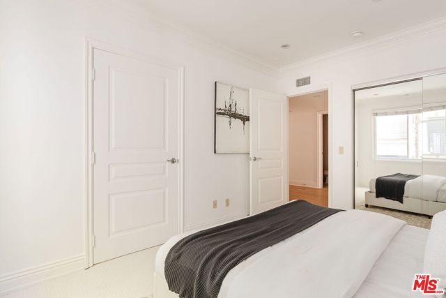 11749 Goshen Avenue 201, Los Angeles, CA 90049