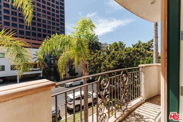 11749 Goshen Avenue 201, Los Angeles, CA 90049