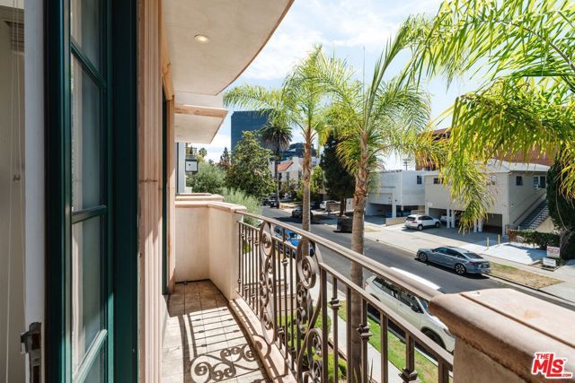 11749 Goshen Avenue 201, Los Angeles, CA 90049