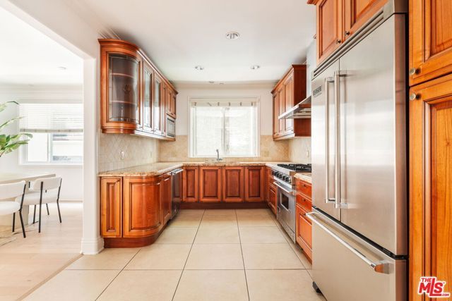 11749 Goshen Avenue 201, Los Angeles, CA 90049