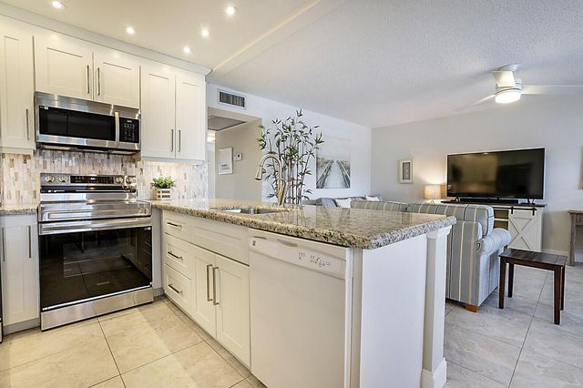 134 Lyndhurst F 134, Deerfield Beach, FL 33442