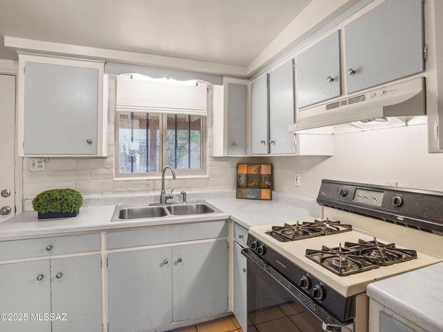 2001 S 3rd Avenue, Tucson, AZ 85713