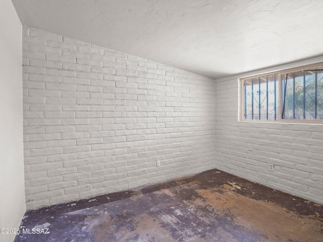 2001 S 3rd Avenue, Tucson, AZ 85713