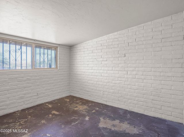 2001 S 3rd Avenue, Tucson, AZ 85713