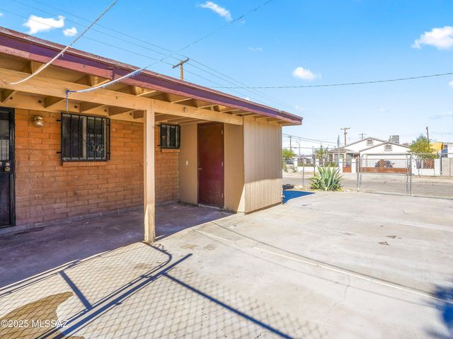 2001 S 3rd Avenue, Tucson, AZ 85713