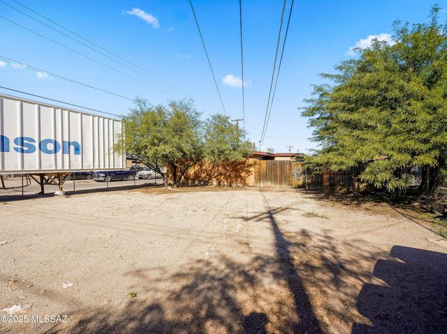 2001 S 3rd Avenue, Tucson, AZ 85713