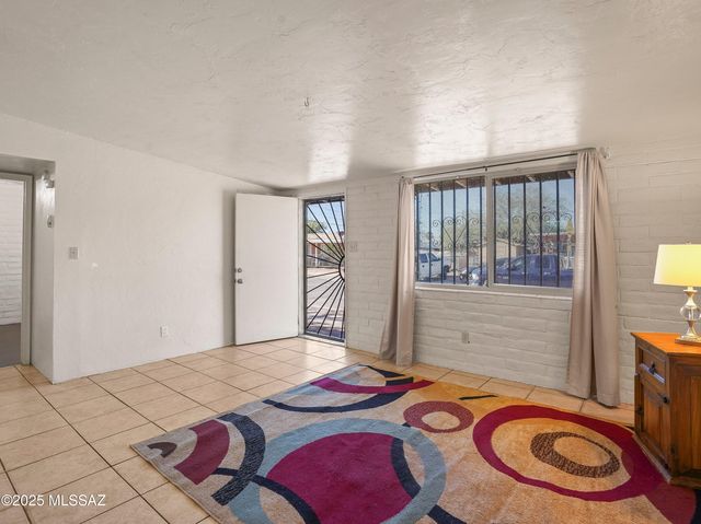 2001 S 3rd Avenue, Tucson, AZ 85713