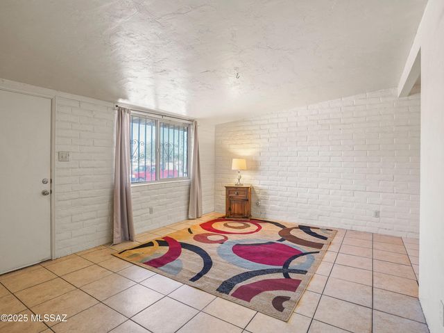 2001 S 3rd Avenue, Tucson, AZ 85713