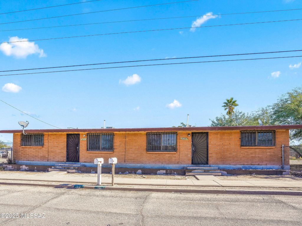 2001 S 3rd Avenue, Tucson, AZ 85713