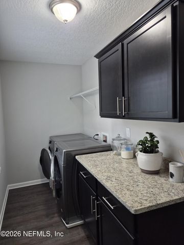 6093 HYDE PARK Circle, Jacksonville, FL 32210